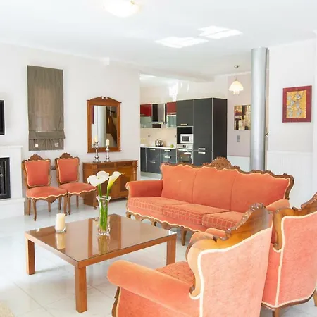 Red Villa Nydri (Lefkada)